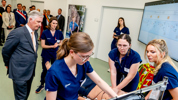 25 06 04 Koning Filip Bezoekt Health Campus 062