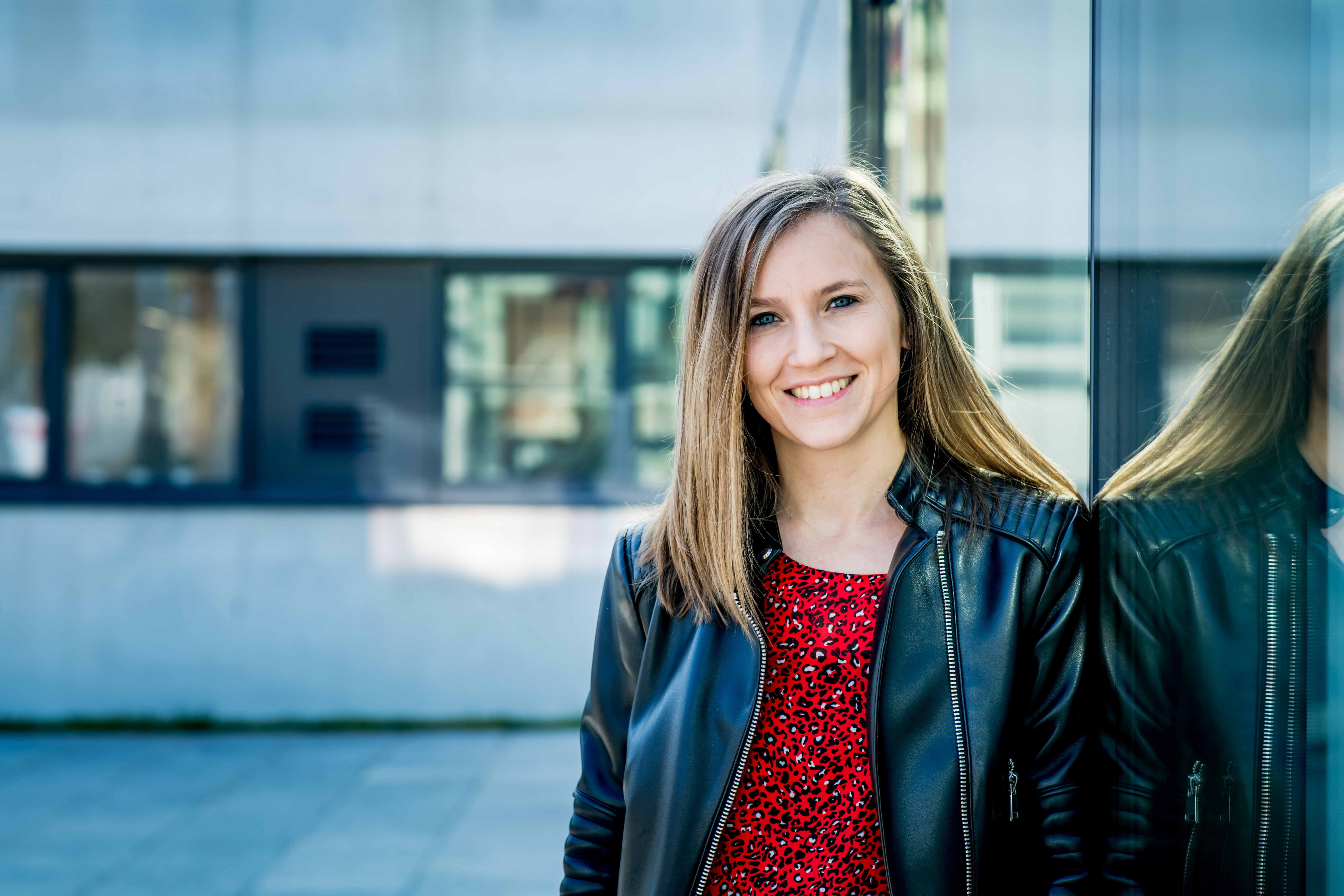 Dr. Lisa Hermans