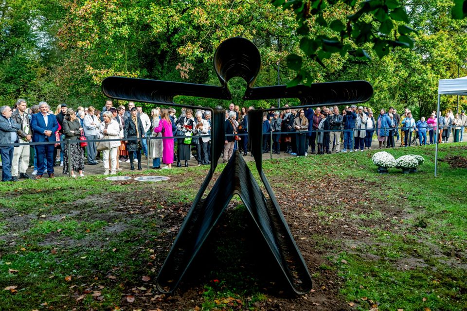 Inhuldiging Kunstwerk Lichaamsdoor Uhasselt 1